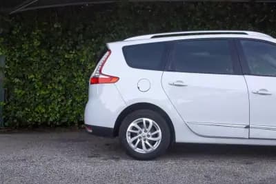 Vendo Renault Grand Scénic 2015 - 12900 EUR, 119300 km - AUTO.MOTO.pt