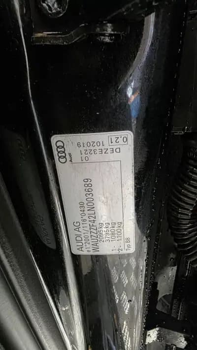 Sell Audi A4 2020 - 26900 EUR, 85888 km - AUTO.MOTO.pt