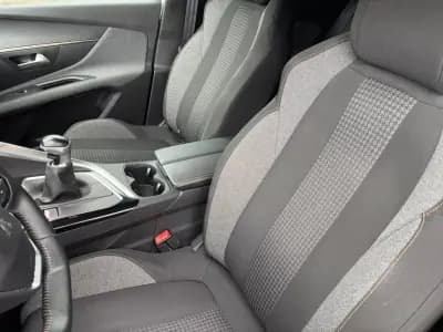 Vendo Peugeot 3008 2019 - 17900 EUR, 66750 km - AUTO.MOTO.pt