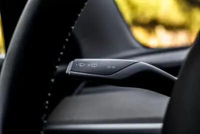 Vendo Tesla Model 3 2020 - 29750 EUR, 73831 km - AUTO.MOTO.pt