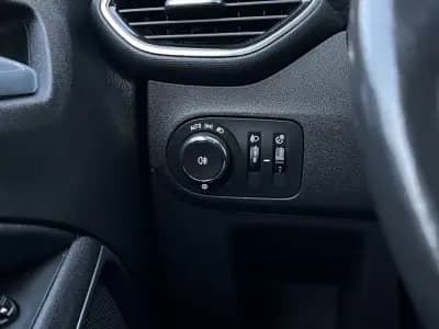 Vendo Opel Crossland 2021 - 17990 EUR, 81000 km - AUTO.MOTO.pt