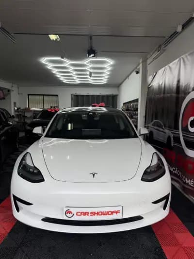 Vendo Tesla Model 3 2020 - 25900 EUR, 101867 km - AUTO.MOTO.pt