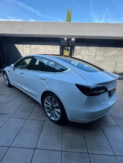 Vendo Tesla Model 3 2019 - 22900 EUR, 117000 km - AUTO.MOTO.pt