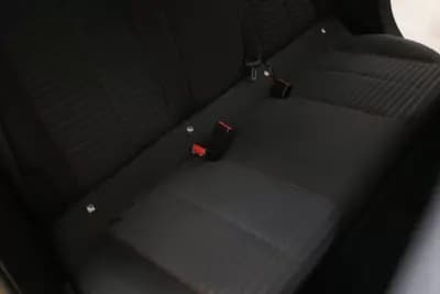 Vendo Peugeot e-208 2021 - 14350 EUR, 65000 km - AUTO.MOTO.pt