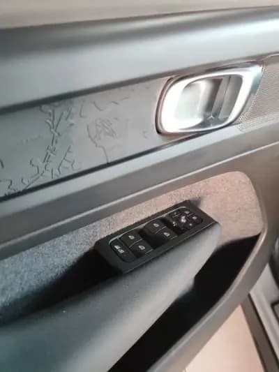 Vendo Volvo XC 40 2023 - 37650 EUR, 24400 km - AUTO.MOTO.pt