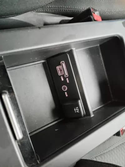 Sell Land Rover Discovery Sport 2016 - 19900 EUR, 126000 km - AUTO.MOTO.pt