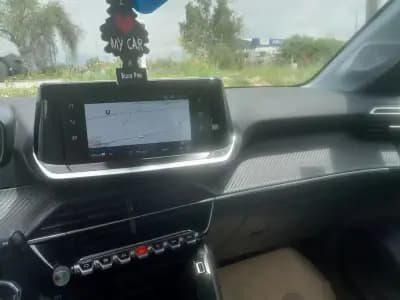 Vendo Peugeot 208 2020 - 13900 EUR, 45000 km - AUTO.MOTO.pt