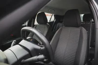 Sell Peugeot e-2008 2021 - 21750 EUR, 62670 km - AUTO.MOTO.pt