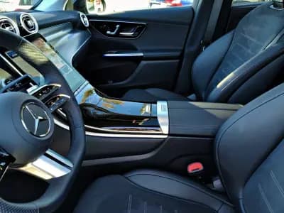 Vendo Mercedes-Benz GLC 400 2024 - 69990 EUR, 25400 km - AUTO.MOTO.pt