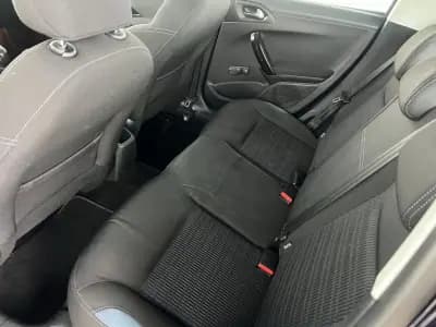 Vendo Peugeot 208 2016 - 7500 EUR, 302200 km - AUTO.MOTO.pt