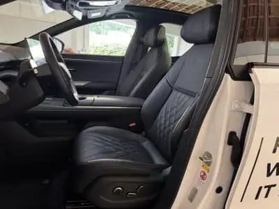 Sell 2025 - 40900 EUR, 4055 km - AUTO.MOTO.pt