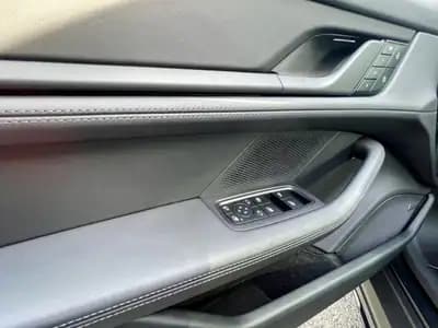 Sell Porsche Taycan Cross Turismo 2023 - 106480 EUR, 30000 km - AUTO.MOTO.pt