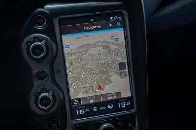 Vendo McLaren 720 2019 - 275000 EUR, 17500 km - AUTO.MOTO.pt