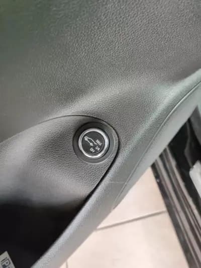 Vendo Opel Astra Sports Tourer 2016 - 8890 EUR, 174600 km - AUTO.MOTO.pt