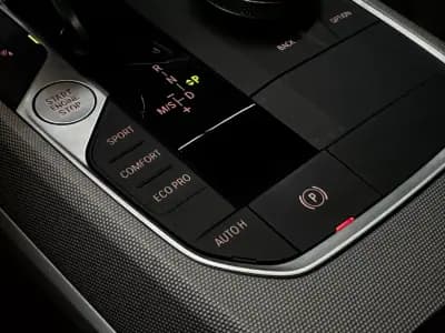 Vendo BMW 318 2022 - 29990 EUR, 100253 km - AUTO.MOTO.pt