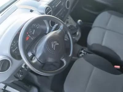 Sell Citroën BERLINGO 3 LUGARES 2017 - 9000 EUR, 220000 km - AUTO.MOTO.pt