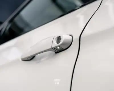 Vendo BMW 318 2016 - 23990 EUR, 113550 km - AUTO.MOTO.pt