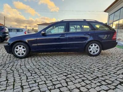 Vendo Mercedes-Benz C 200 2001 - 5900 EUR, 211000 km - AUTO.MOTO.pt