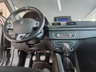 Vendo Renault Mégane Coupe 2010 - 18950 EUR, 157000 km - AUTO.MOTO.pt