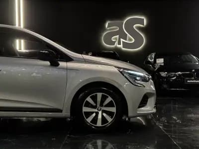 Vendo Renault Clio 2022 - 14990 EUR, 132900 km - AUTO.MOTO.pt