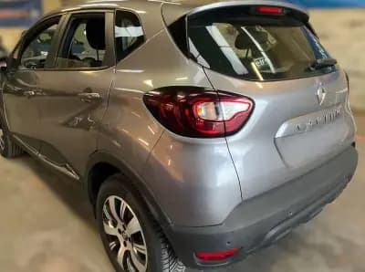 Vendo Renault Captur 2018 - 14995 EUR, 130700 km - AUTO.MOTO.pt