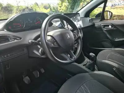 Sell Peugeot 208 2014 - 7750 EUR, 96000 km - AUTO.MOTO.pt