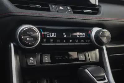 Vendo Toyota RAV4 2022 - 44880 EUR, 71000 km - AUTO.MOTO.pt