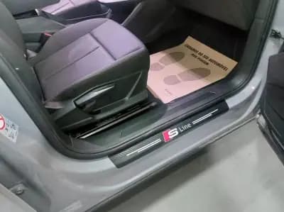 Vendo Audi Q4 e-tron 2021 - 27900 EUR, 85105 km - AUTO.MOTO.pt