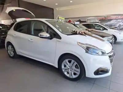 Vendo Peugeot 208 2017 - 7900 EUR, 157000 km - AUTO.MOTO.pt