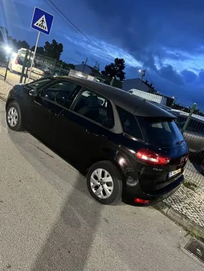 Sell Citroën C4 Picasso 2015 - 8999 EUR, 155000 km - AUTO.MOTO.pt