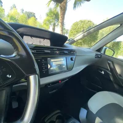 Vendo Citroën C4 Picasso 2016 - 13990 EUR, 168400 km - AUTO.MOTO.pt