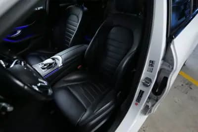 Vendo Mercedes-Benz C 300 2020 - 25500 EUR, 203000 km - AUTO.MOTO.pt