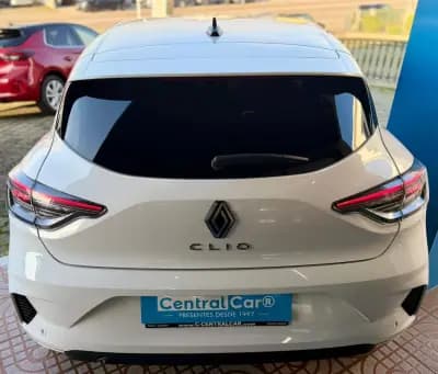 Vendo Renault Clio 2024 - 16450 EUR, 40000 km - AUTO.MOTO.pt