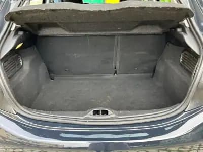 Vendo Peugeot 208 2017 - 9980 EUR, 129000 km - AUTO.MOTO.pt