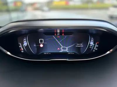 Vendo Peugeot 5008 2020 - 19990 EUR, 166000 km - AUTO.MOTO.pt