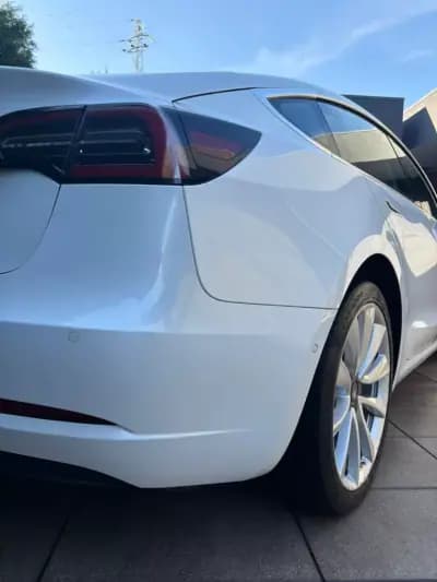 Vendo Tesla Model 3 2019 - 22900 EUR, 117000 km - AUTO.MOTO.pt