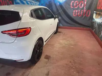 Vendo Renault Clio 2022 - 17899 EUR, 38000 km - AUTO.MOTO.pt