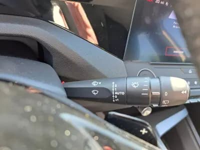 Vendo Peugeot 308 SW 2023 - 21990 EUR, 116470 km - AUTO.MOTO.pt