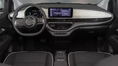 Vendo Fiat 500e C 2024 - 19900 EUR, 15000 km - AUTO.MOTO.pt