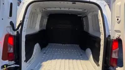 Vendo Peugeot Partner 2020 - 9900 EUR, 145000 km - AUTO.MOTO.pt