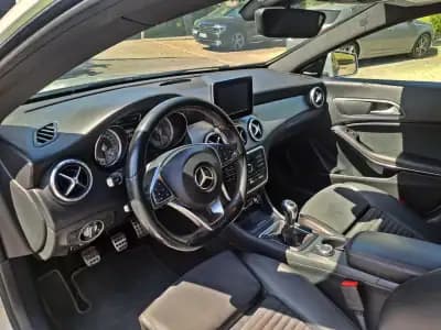 Vendo Mercedes-Benz CLA 180 2016 - 17490 EUR, 178000 km - AUTO.MOTO.pt