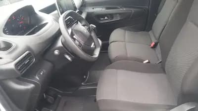 Vendo Peugeot Partner 2021 - 14750 EUR, 120590 km - AUTO.MOTO.pt