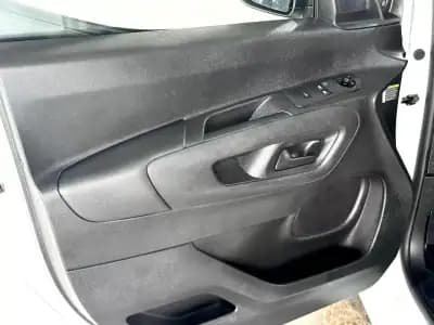 Vendo Opel Combo 2022 - 17900 EUR, 47542 km - AUTO.MOTO.pt