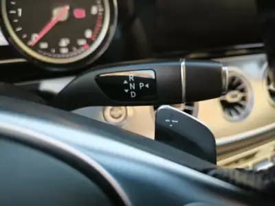 Sell Mercedes-Benz E 220 2018 - 39950 EUR, 113634 km - AUTO.MOTO.pt