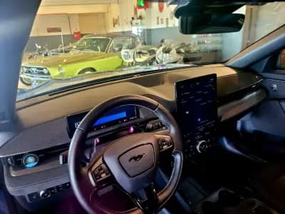 Vendo Ford Mustang Mach-E 2022 - 59990 EUR, 49187 km - AUTO.MOTO.pt