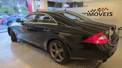 Sell Mercedes-Benz CLS 320 2007 - 12500 EUR, 452570 km - AUTO.MOTO.pt