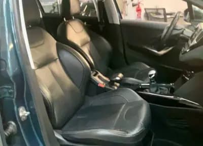 Vendo Peugeot 2008 2018 - 13990 EUR, 140457 km - AUTO.MOTO.pt