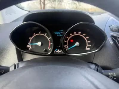 Vendo Ford Tourneo Courier 2019 - 9900 EUR, 133000 km - AUTO.MOTO.pt