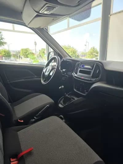 Vendo Fiat Doblo 2021 - 13500 EUR, 119327 km - AUTO.MOTO.pt