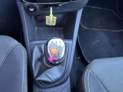 Sell Renault Clio 2019 - 13900 EUR, 109000 km - AUTO.MOTO.pt